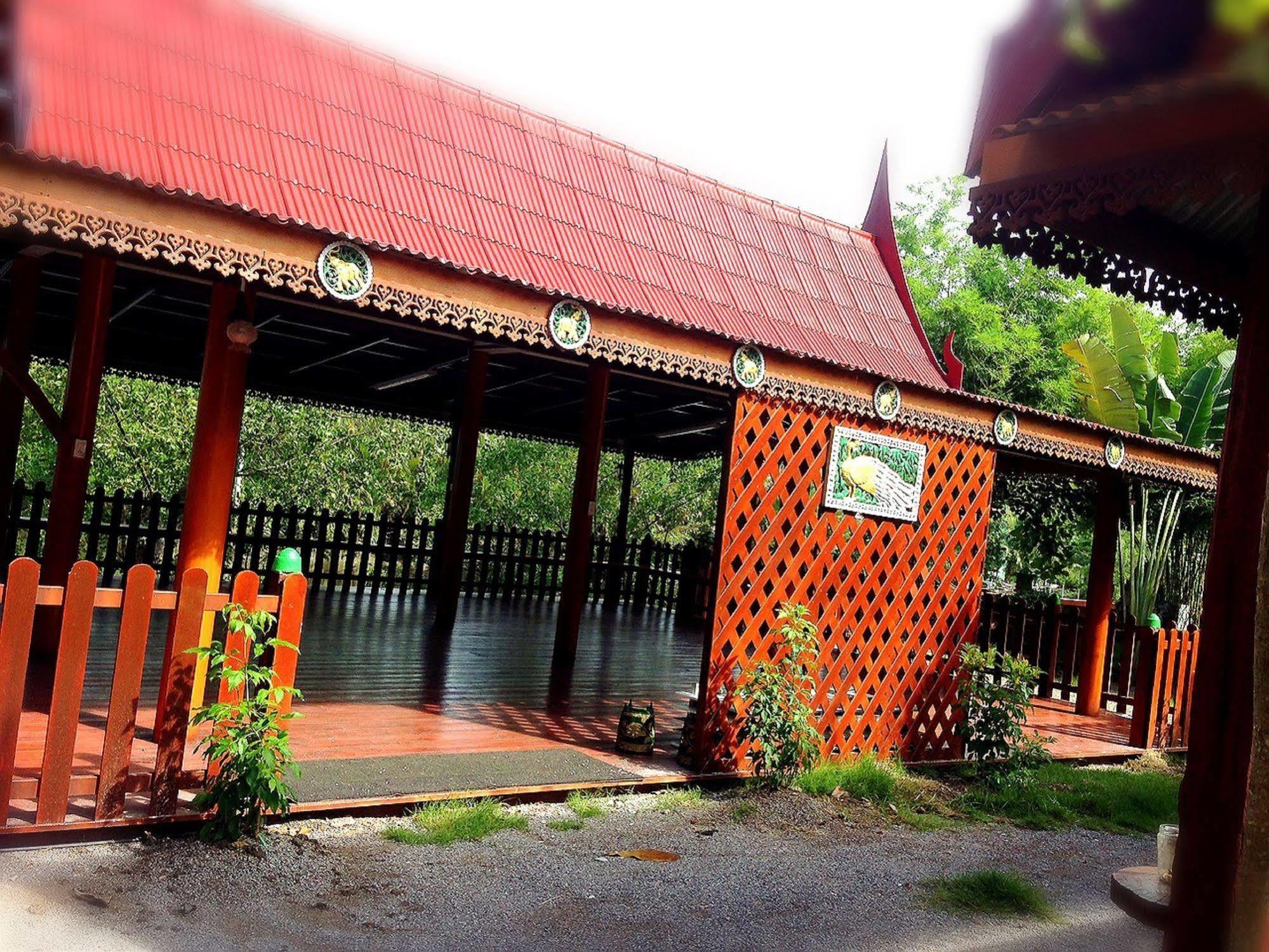 Jaroenrat Resort Samut Songkhram Экстерьер фото