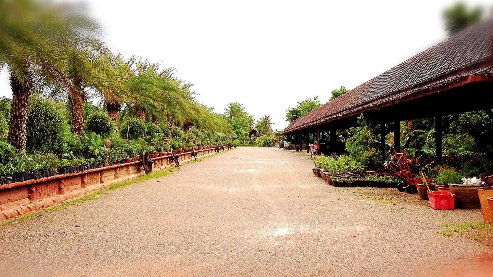 Jaroenrat Resort Samut Songkhram Экстерьер фото